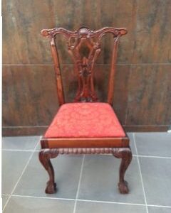 Silla 09 estilo chipendale en caoba.