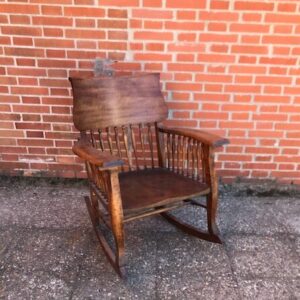 Mecedora antigua 04