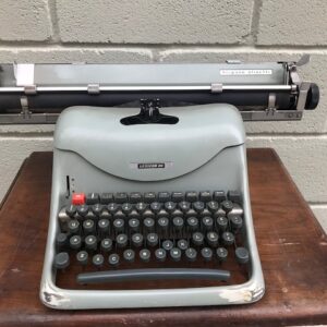Maquina de escribir Hispano Olivetti