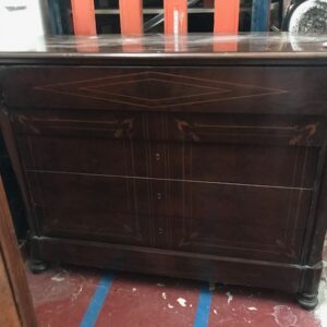 Cómoda clásica 01 (escritorio)