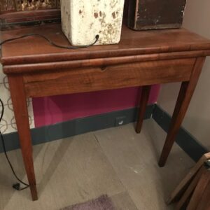 Mesa juego antigua 02