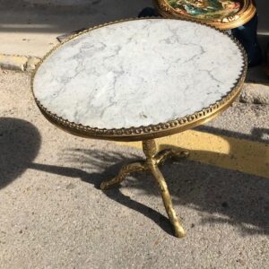 Mesa auxiliar antigua 048