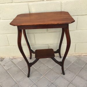 Mesa auxiliar antigua 001