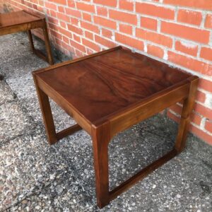 Mesa auxiliar pareja 08