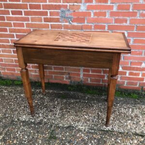 Mesa juego antigua 04