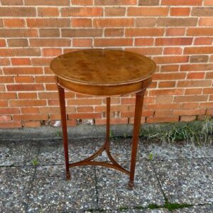 Mesa auxiliar antigua 029    (55/75)