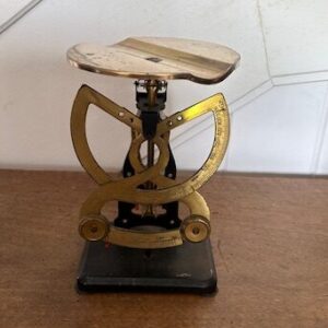 Bascula antigua 01  (Pesacartas)