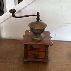 Molinillo de café antiguo 01