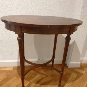 Mesa auxiliar antigua 047