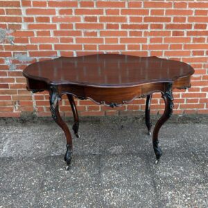 Mesa antigua 22